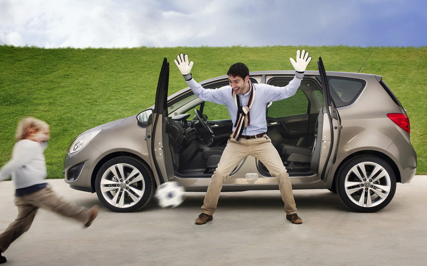 Opel Meriva в духе футбола