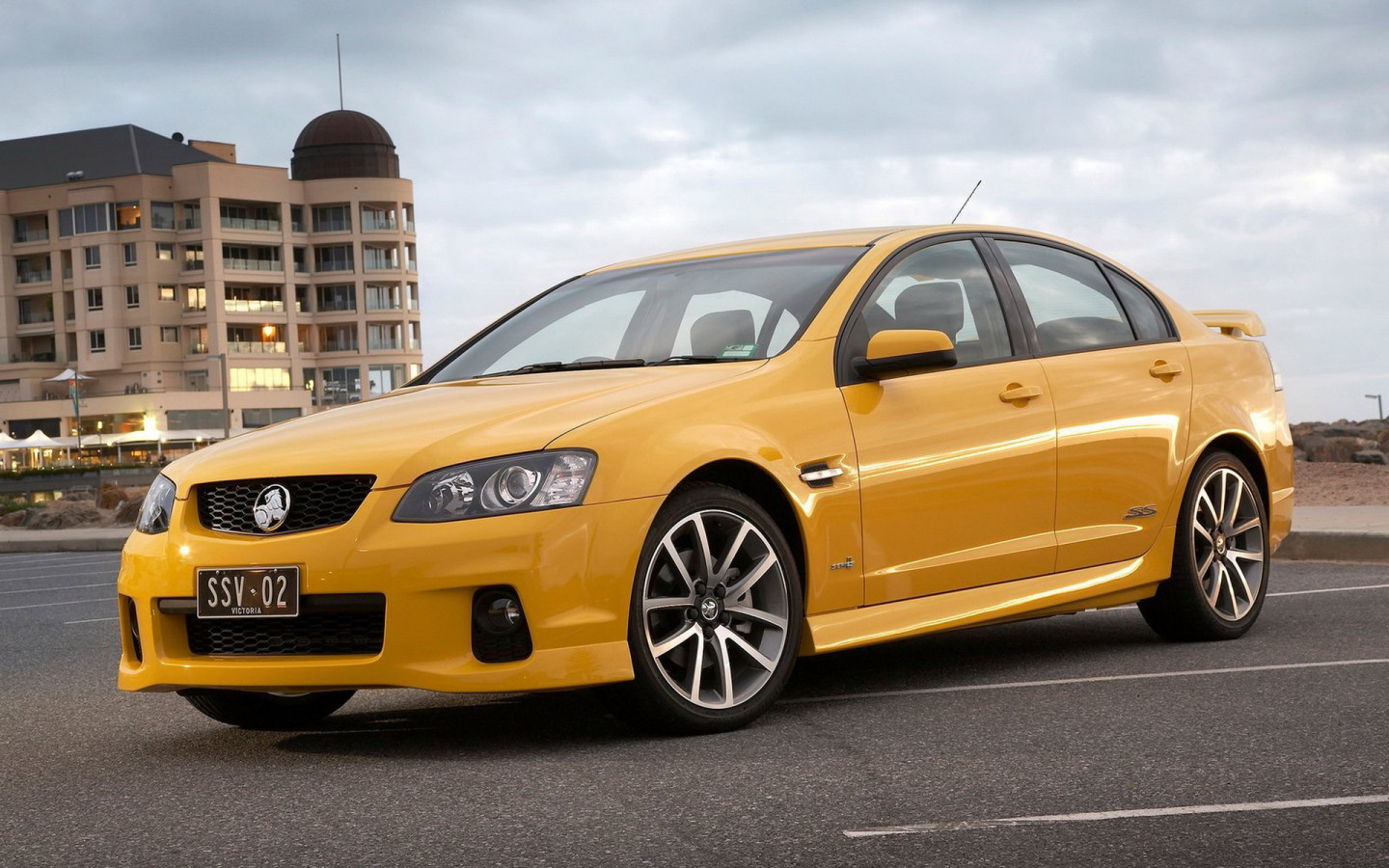 Холден Коммодор 2011