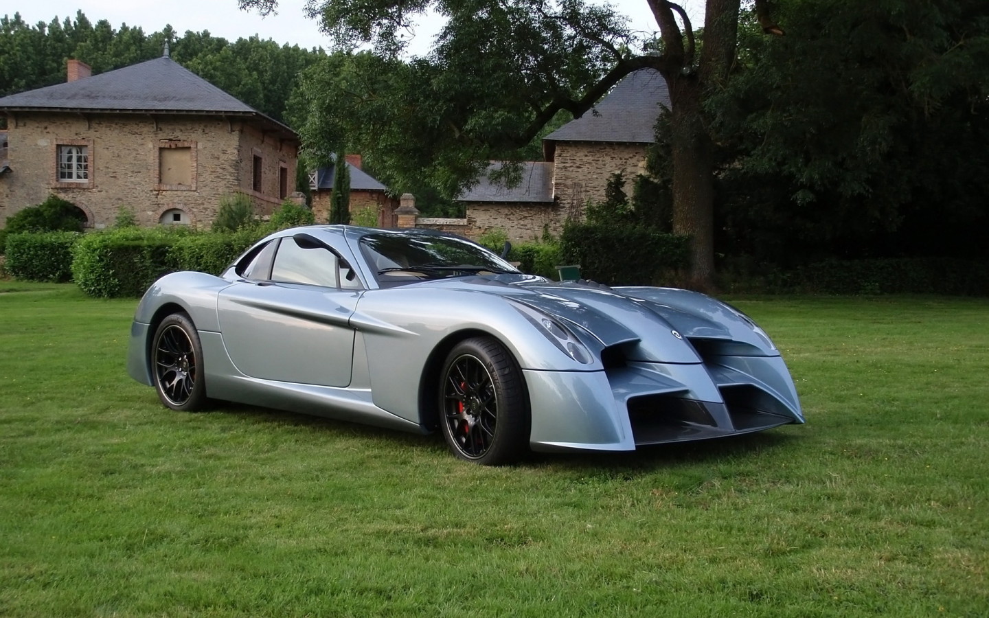 суперкар Panoz Abruzzi