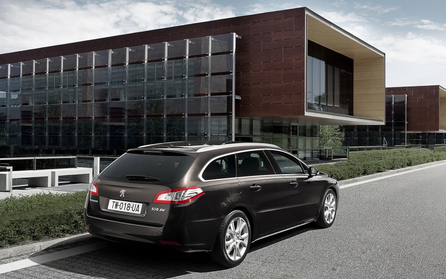 Новый Пежо 508