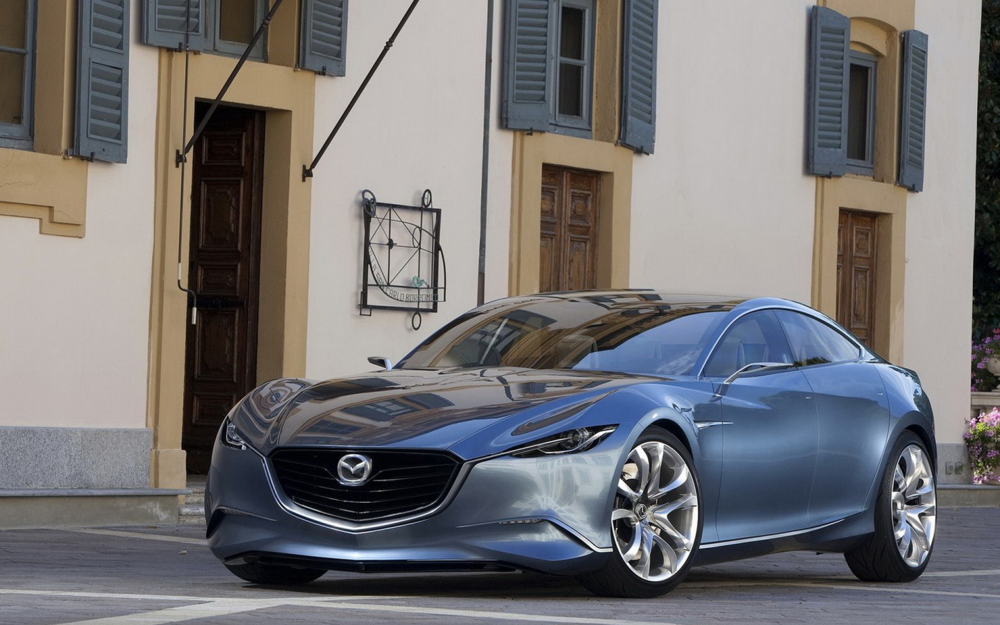 2010 Мазда Шинари Концепт