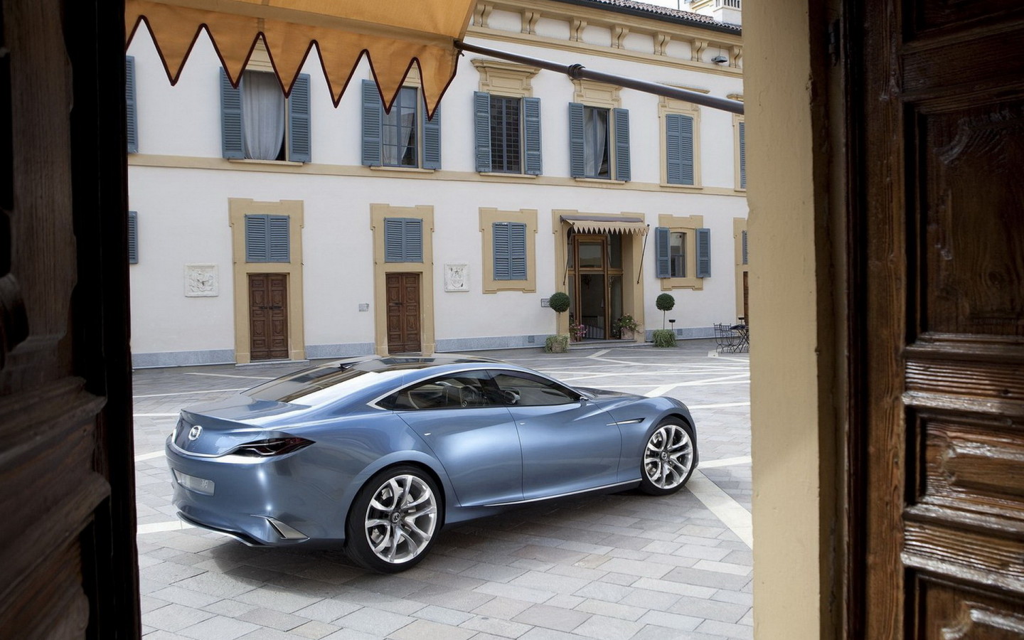 Спортивный Мазда Шинари Концепт