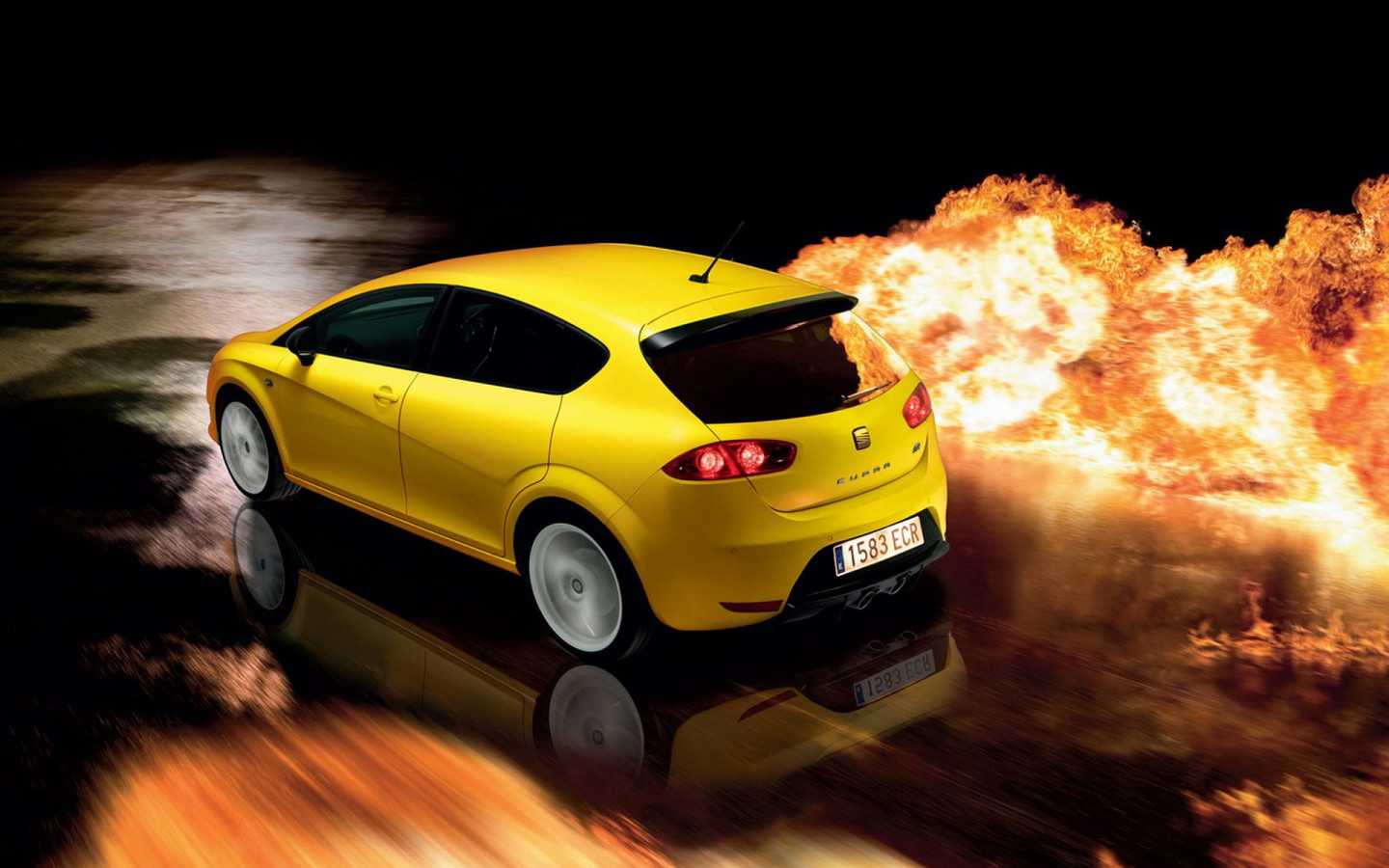 Сиат Леон Купра в желтом кузове