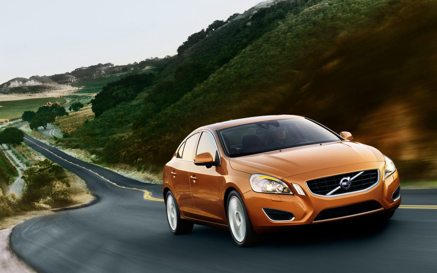 Volvo S60 направляясь в горы