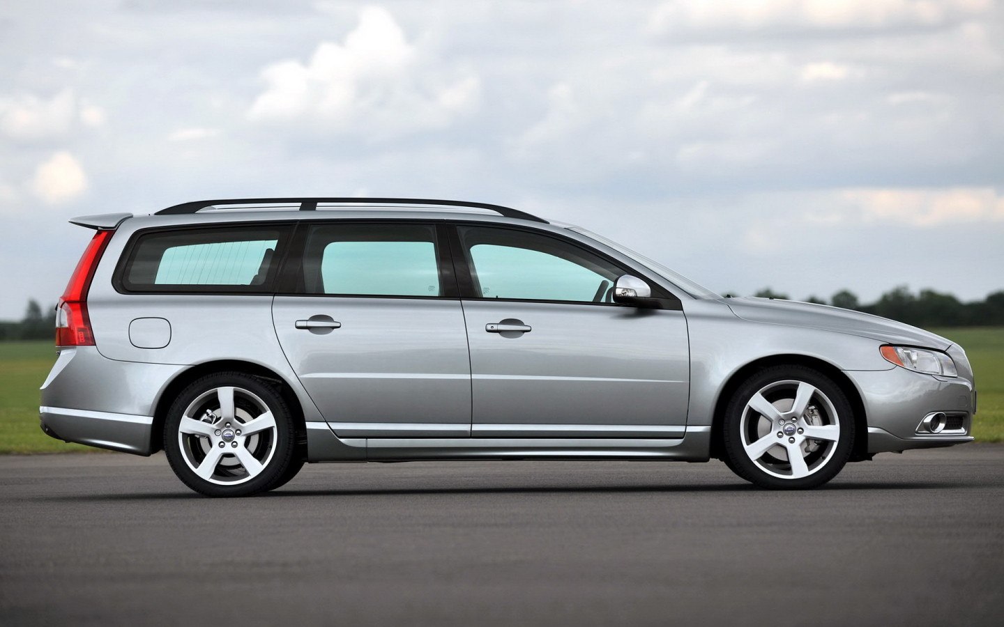 Volvo V70 R-design