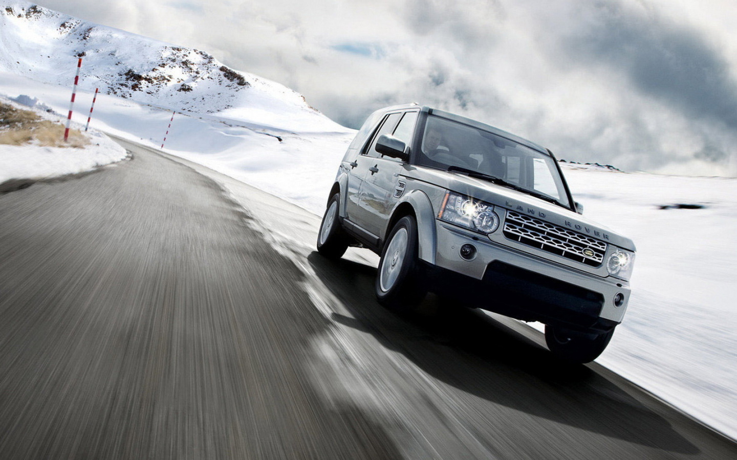 Land Rover Discovery на трассе