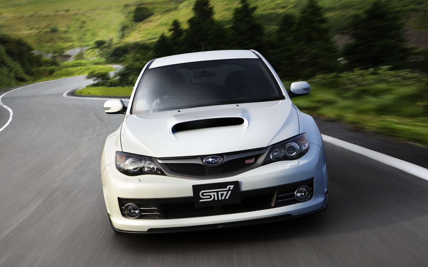 Subaru Impreza WRX STI по склону вверх