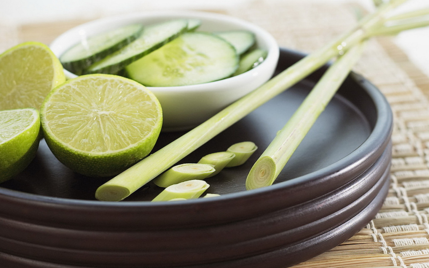 В зеленом стиле