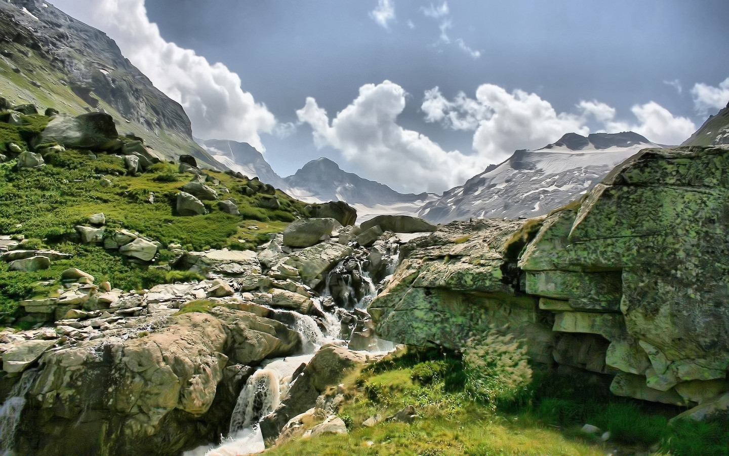 Ручей в горах