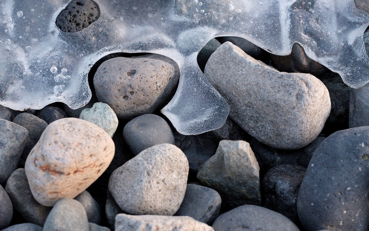 Замерзшая вода