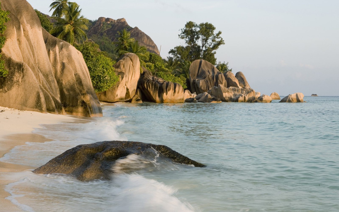 Пляж на берегу рая