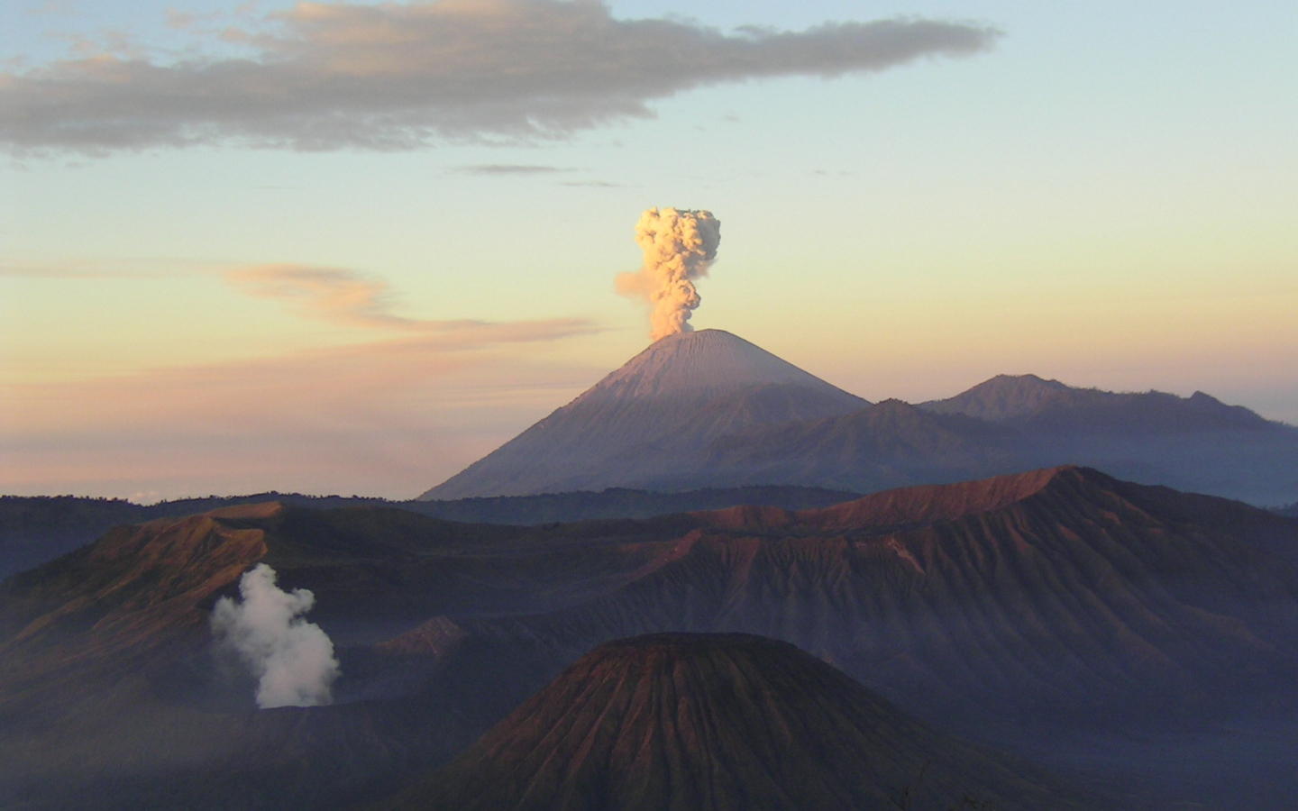 Вулкан Махамеру, Индонезия