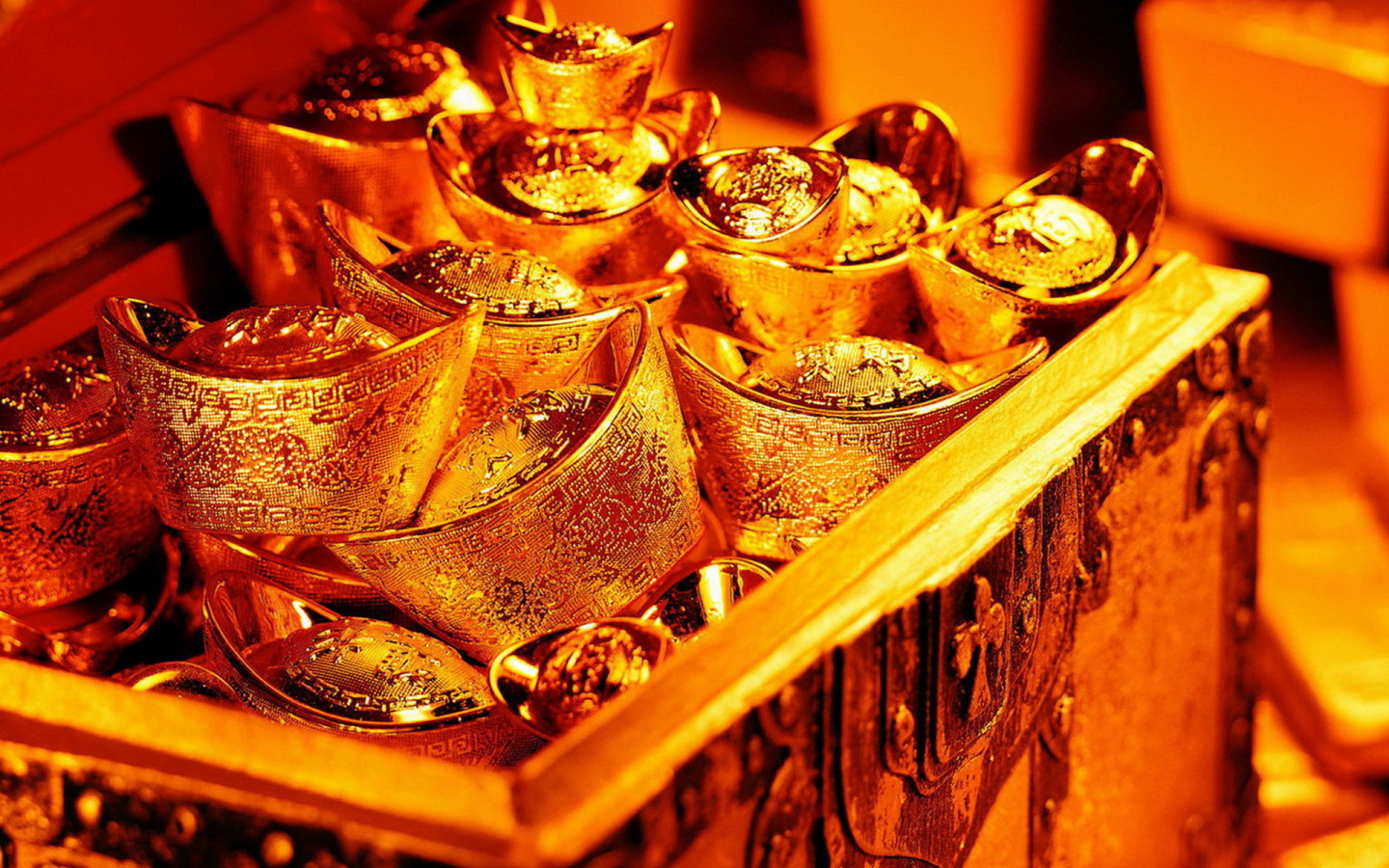 Coffer with golden thing