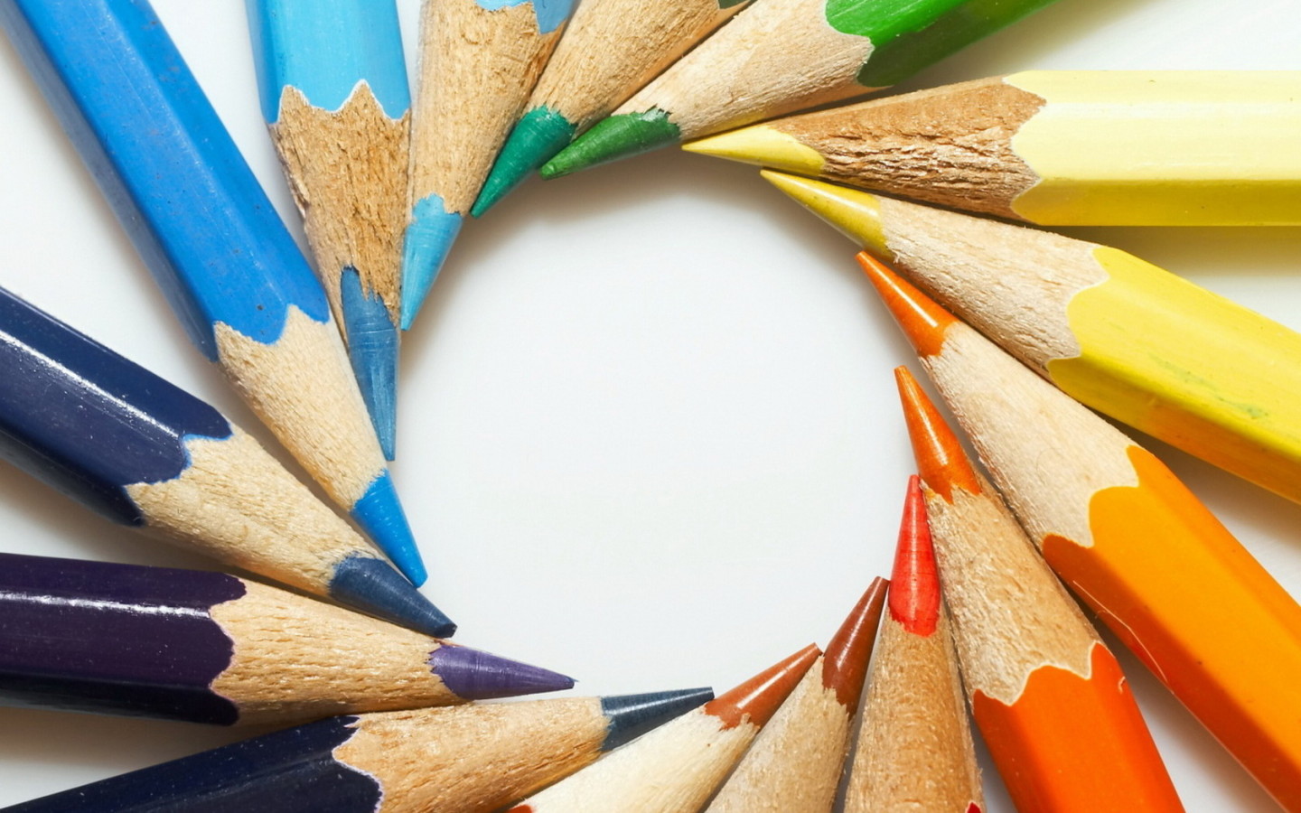 Цветные карандаши