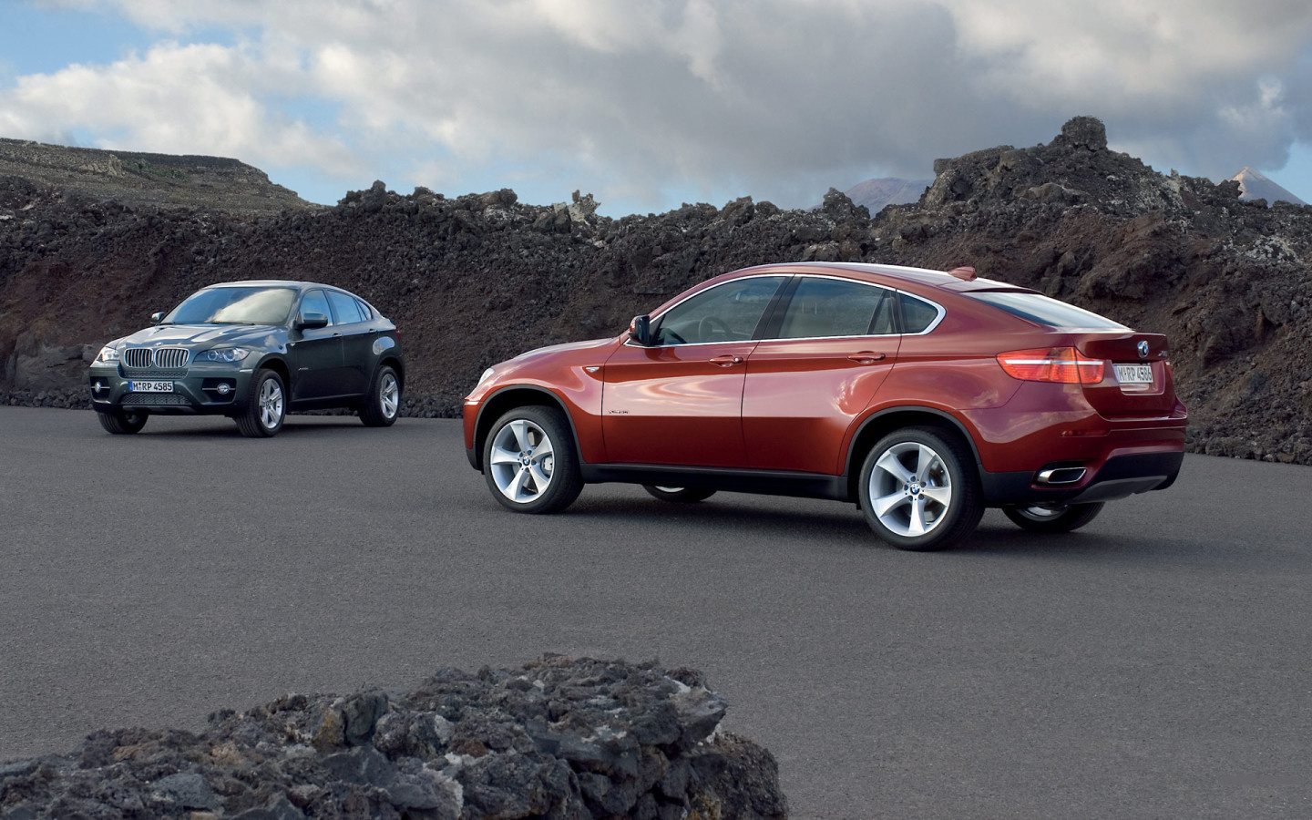 BMW X6, две машины