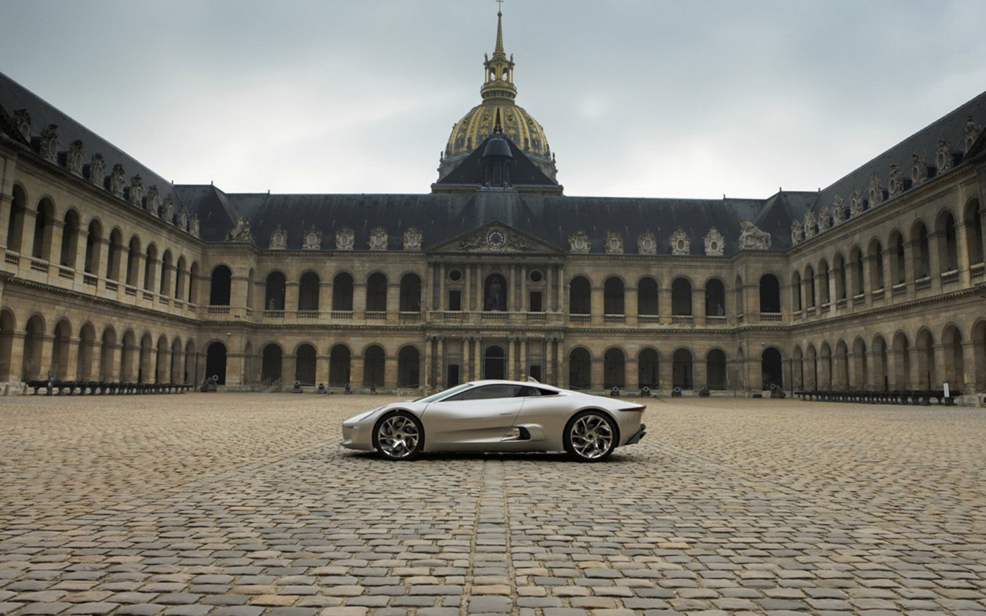 Jaguar - C-X75