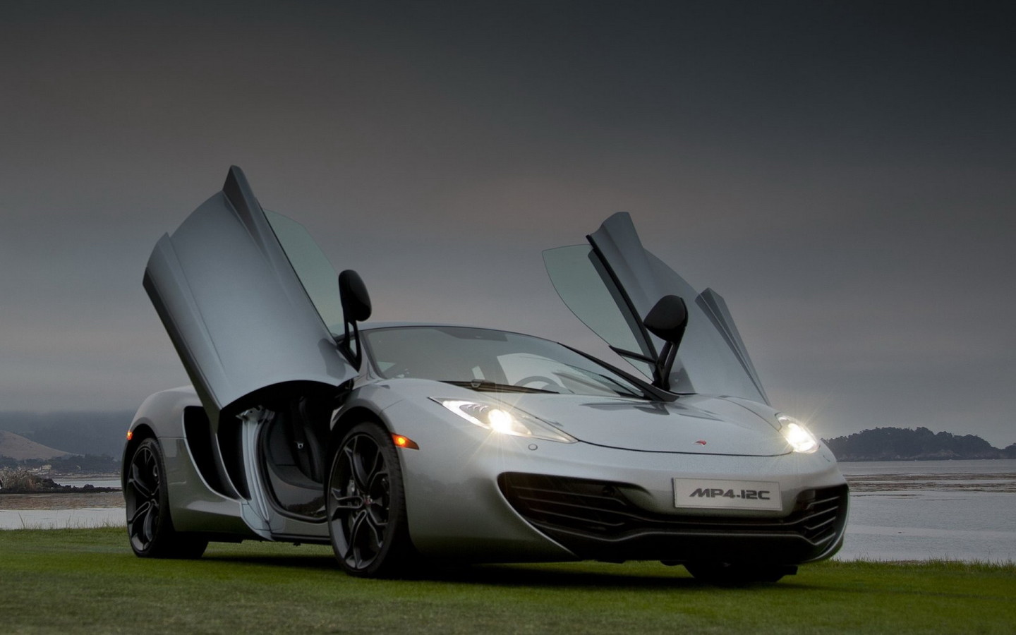 2011 McLaren-MP4-12C