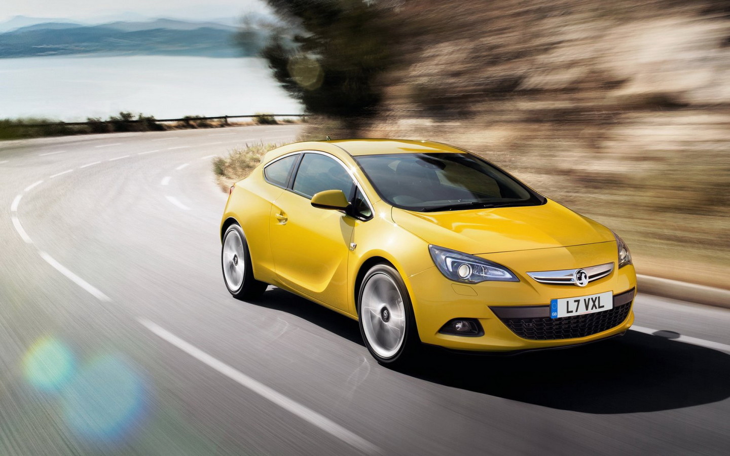Vauxhall-Astra GTC