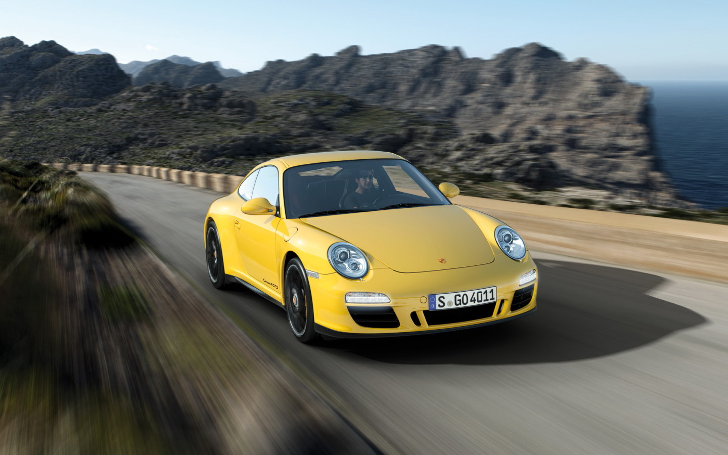 Porsche-Carrera-4-GTS-Coupe