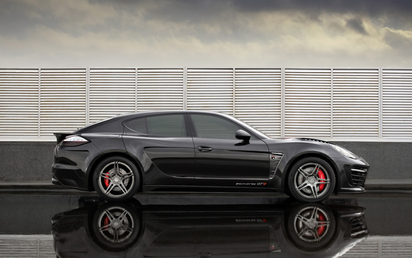 Porsche-Panamera-Stingray-GTR
