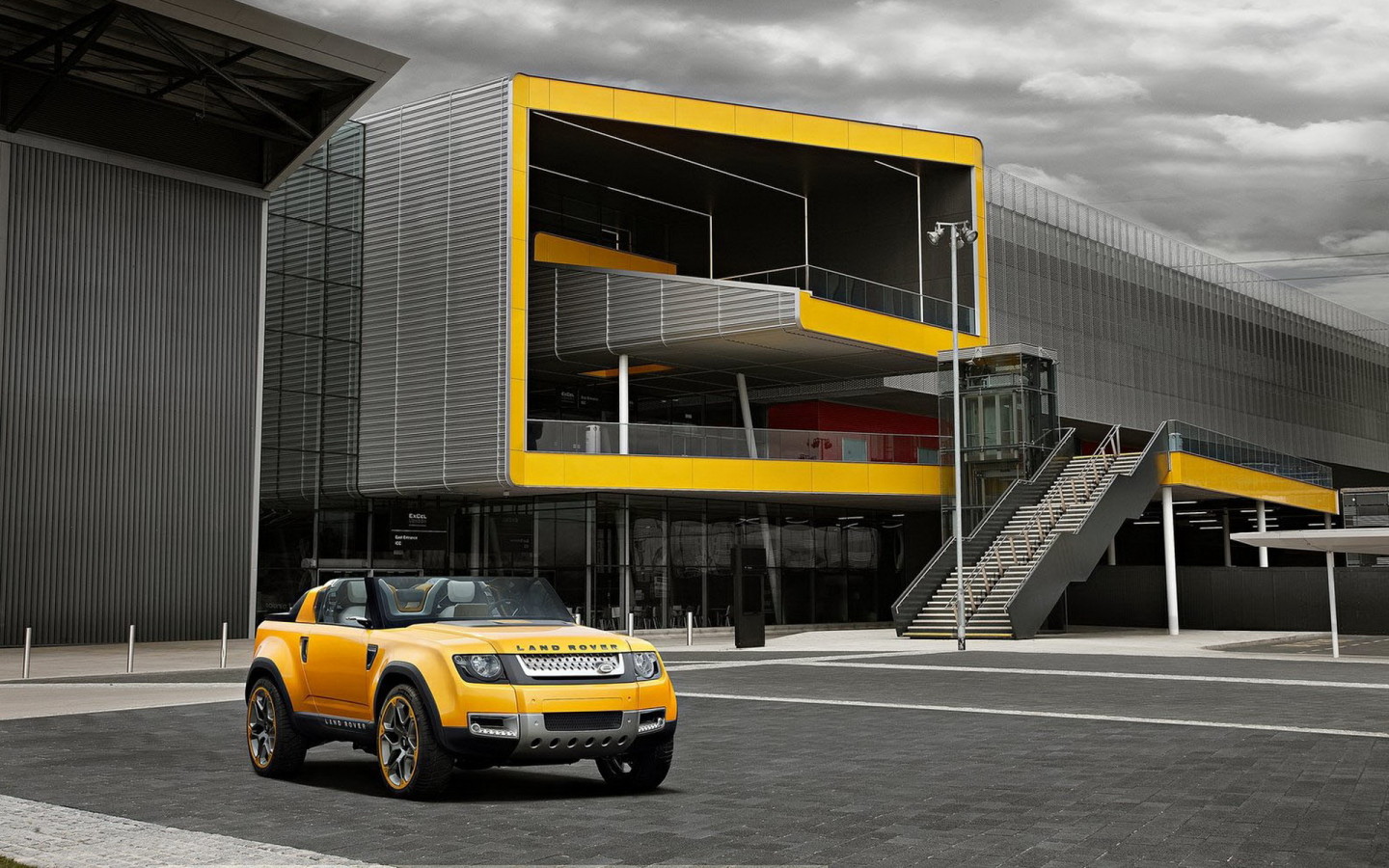 Land Rover-DC100 Sport Concept