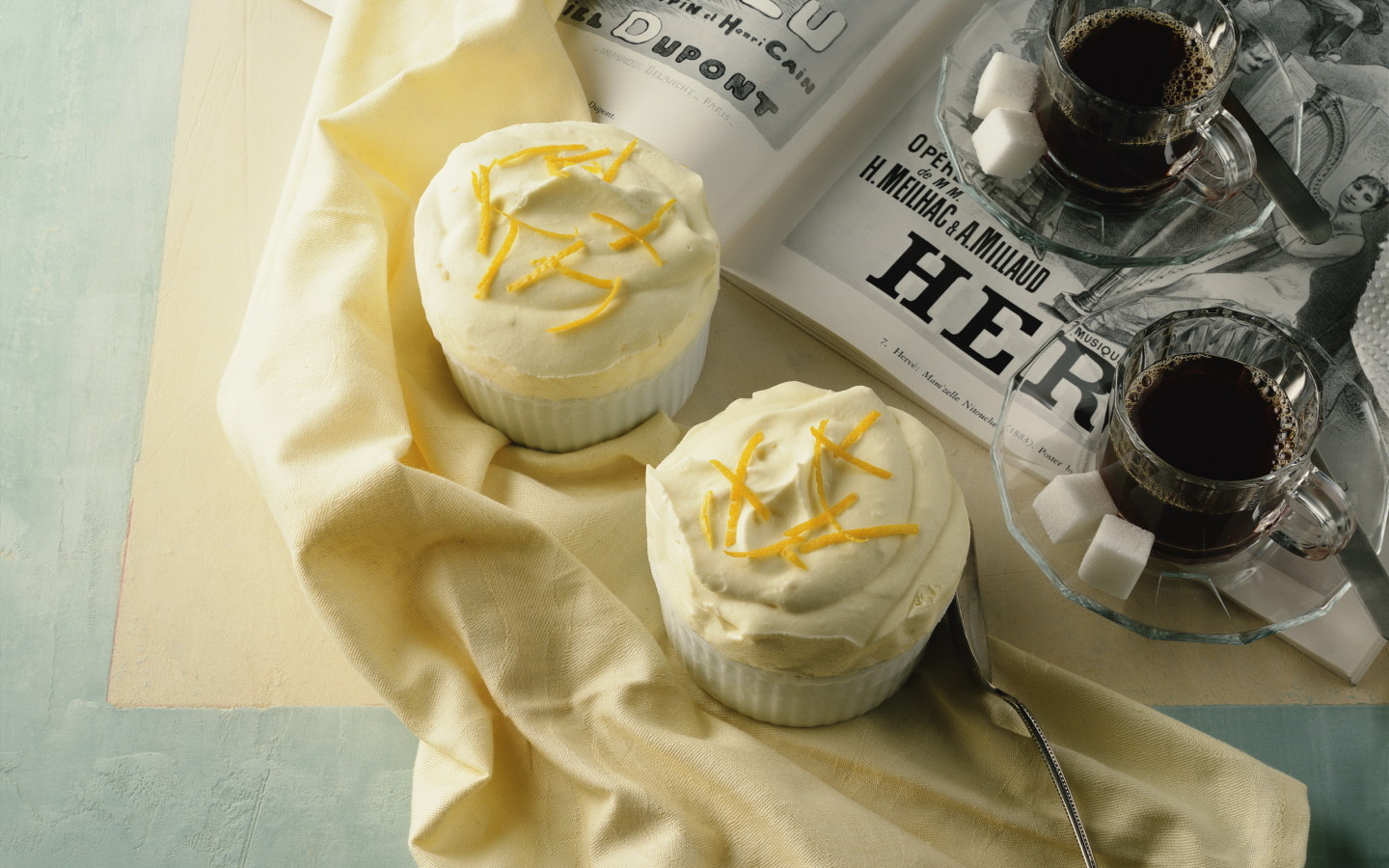 Кофе и кексы