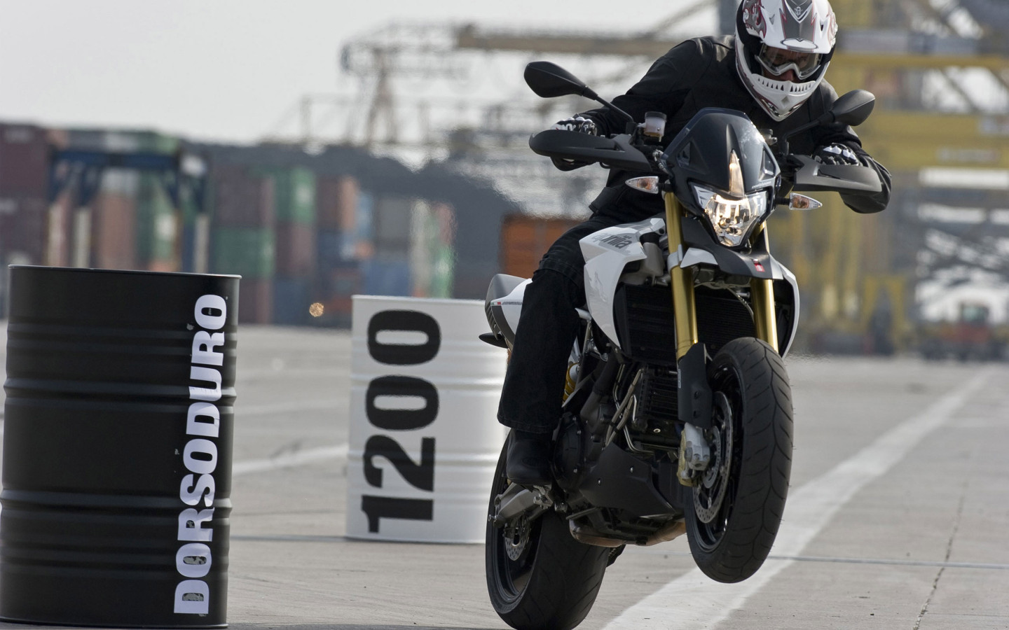 Aprilia Dorsoduro 1200