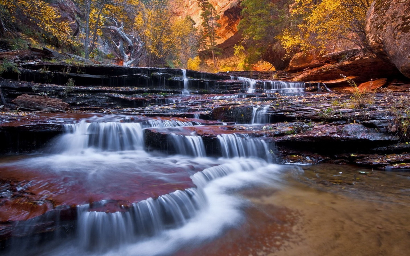 Бегущий ручей