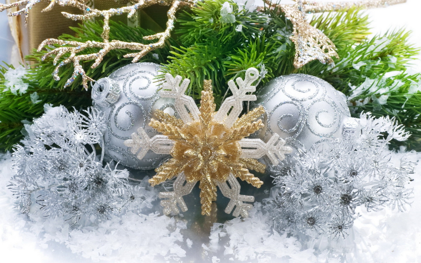 Игрушки на елку