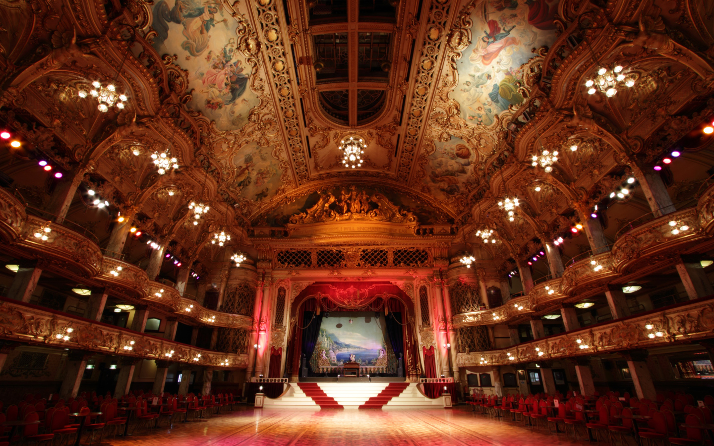 Бальный зал