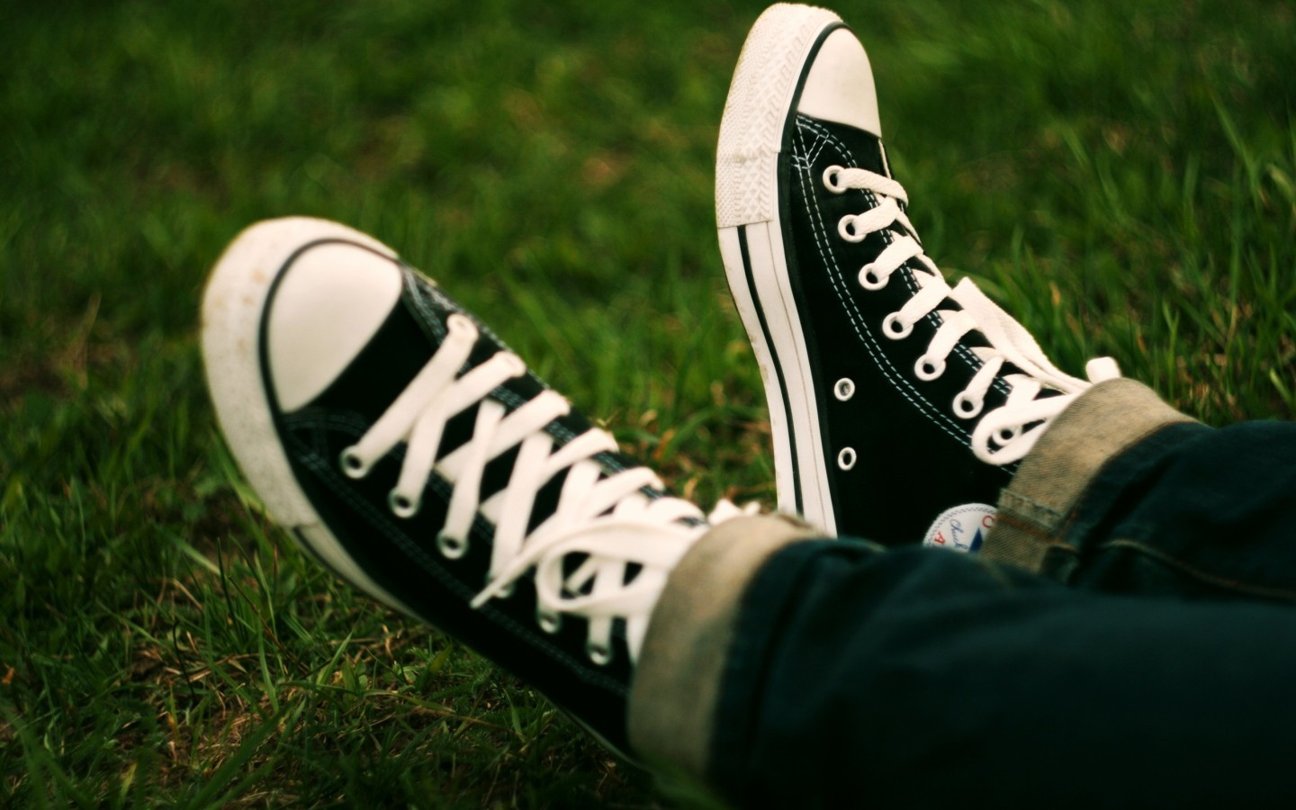 Белые шнурки