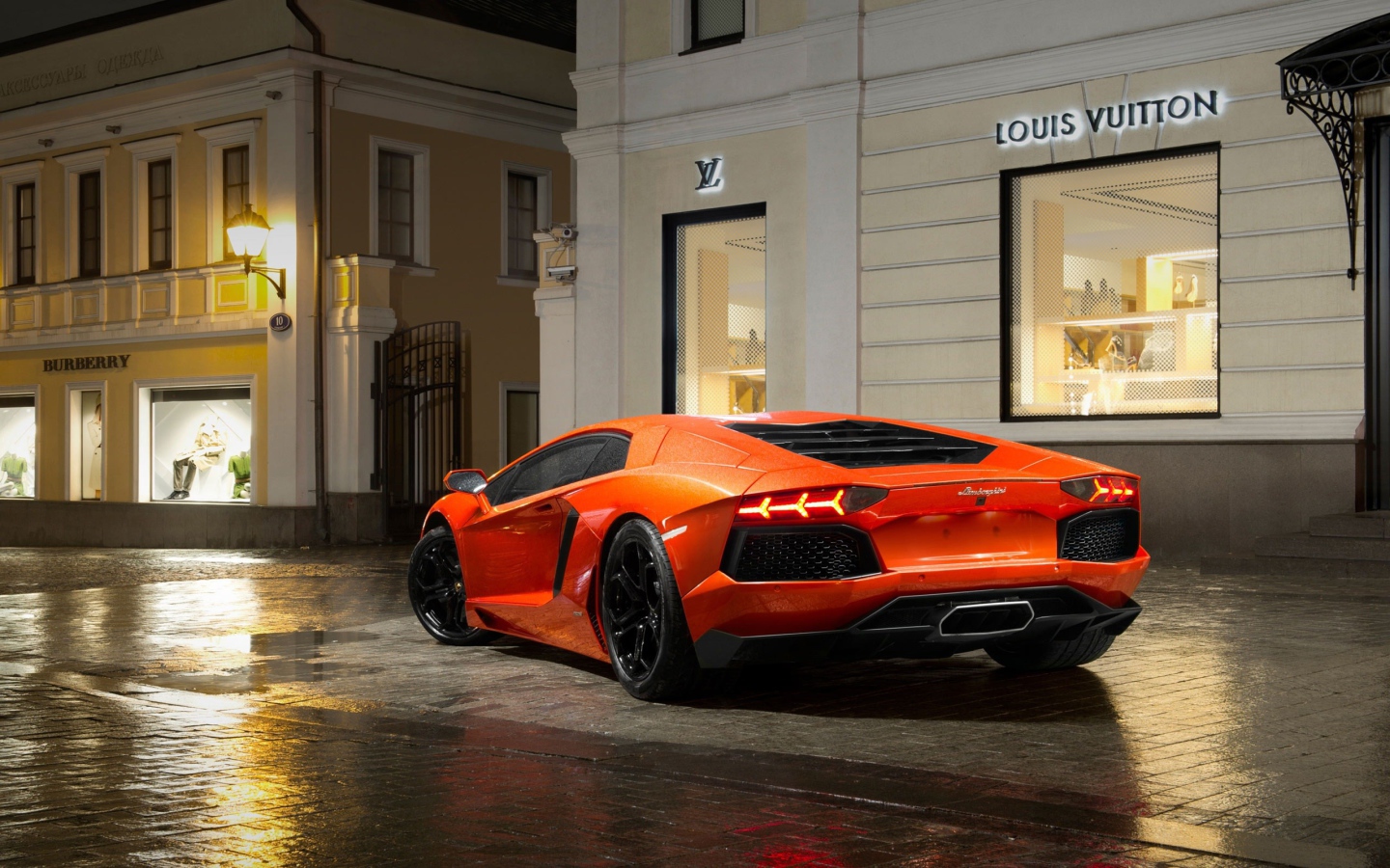 Lamborghini Aventador у бутика