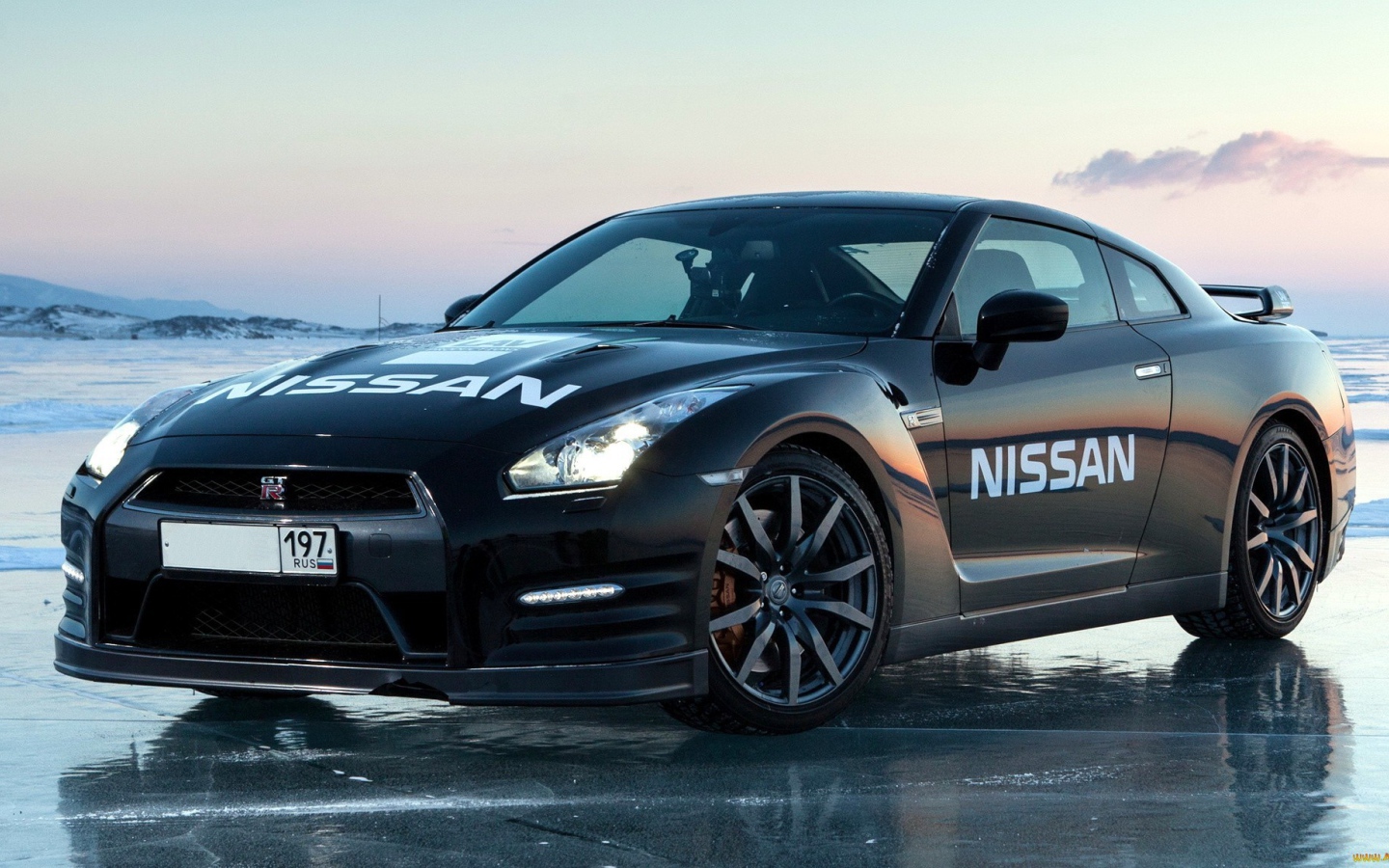 Ниссан на льду