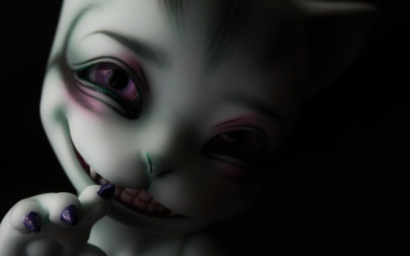 Улыбающийся кот