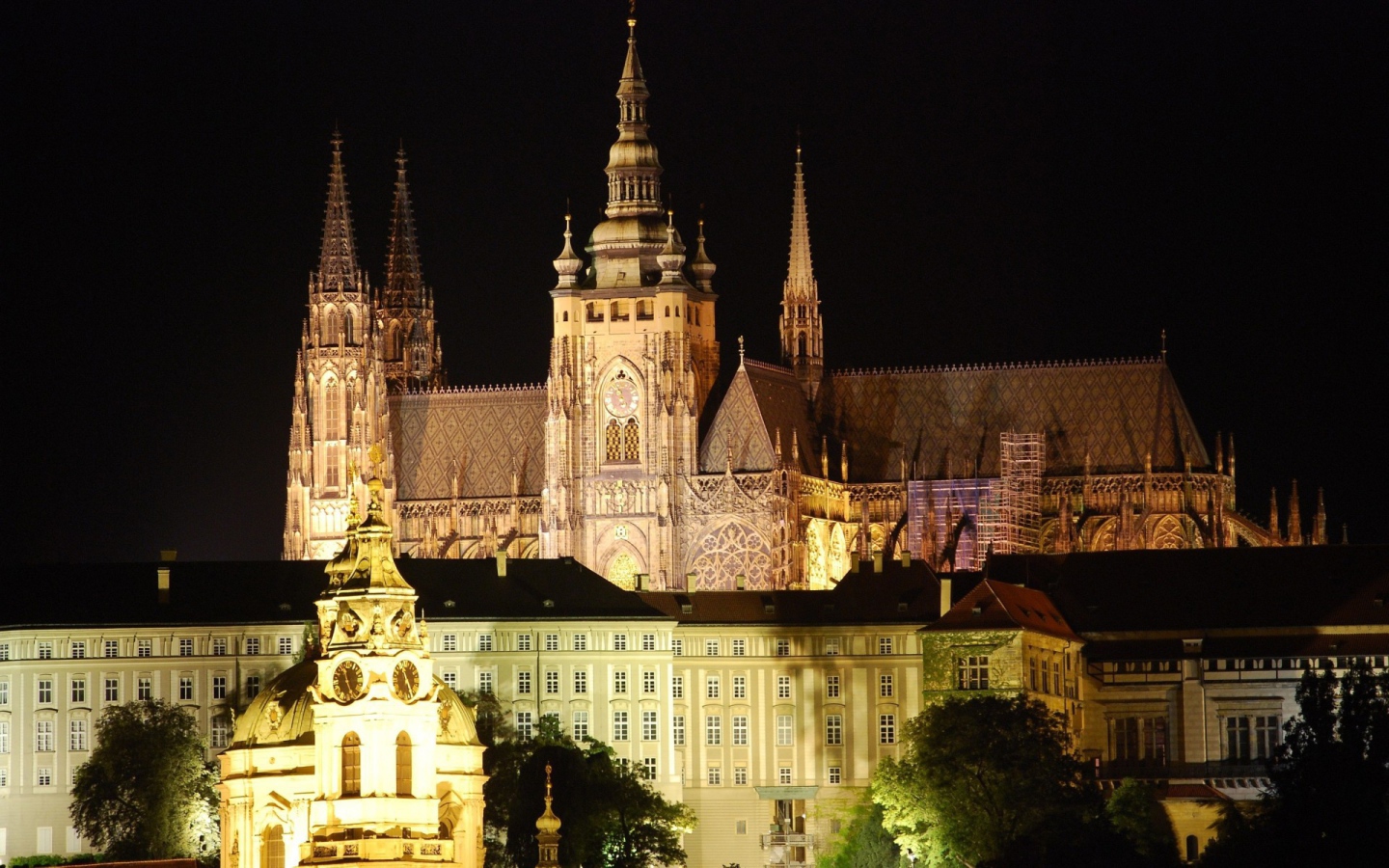 Архитектурный ансамбль с часами