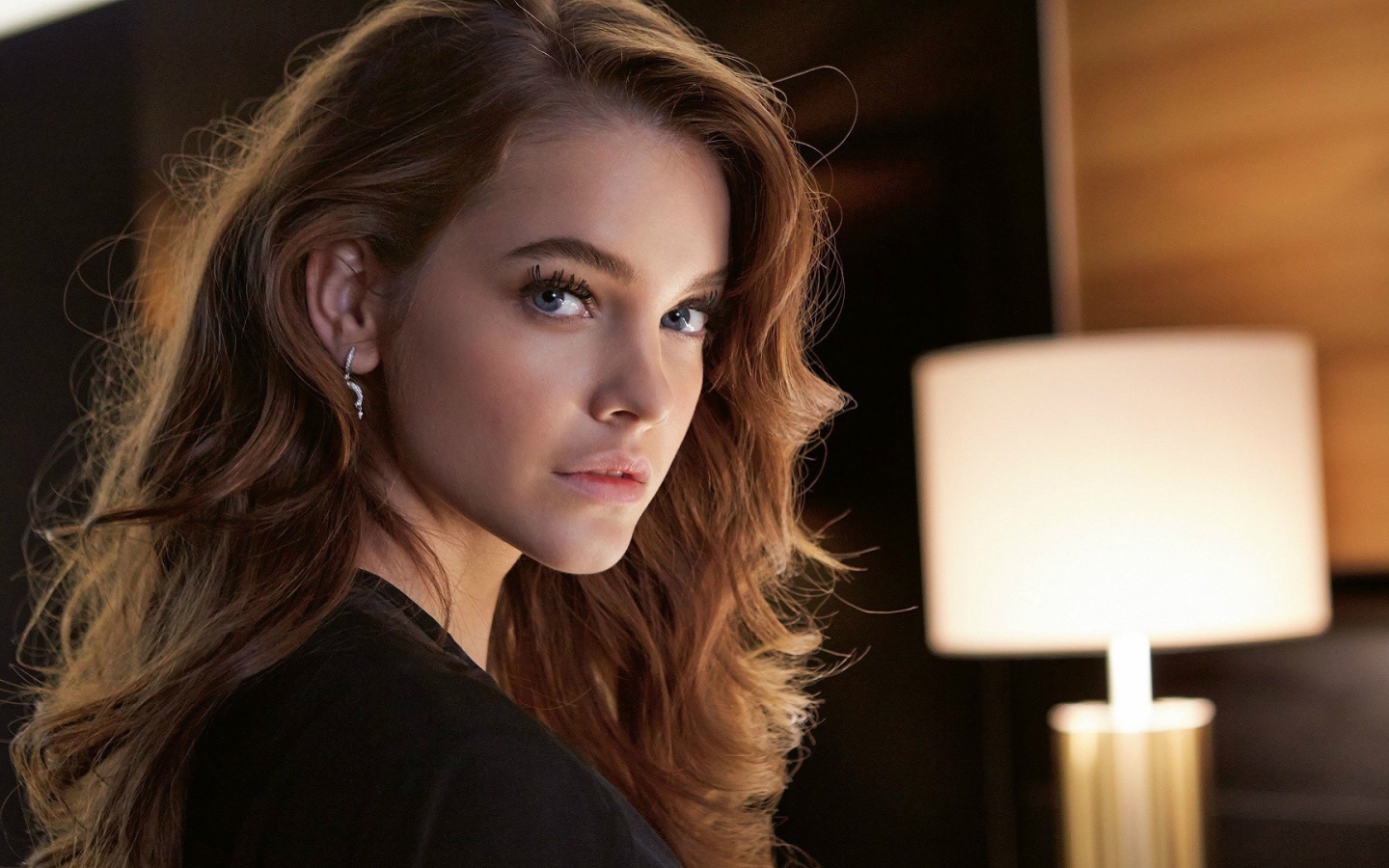 Модель брюнетка Барбара Палвин