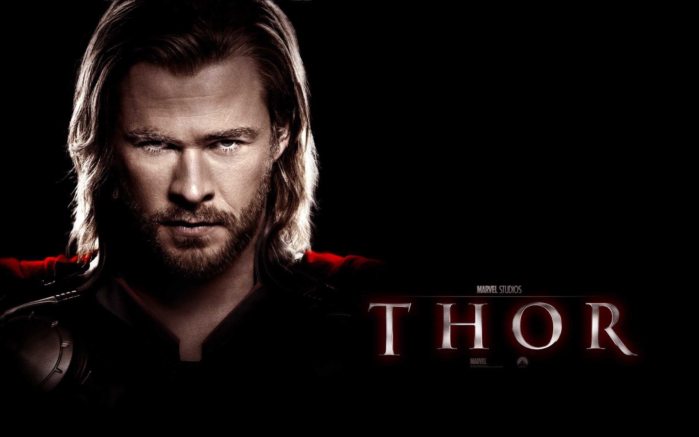 Тор темный мир: Герой в темном фоне