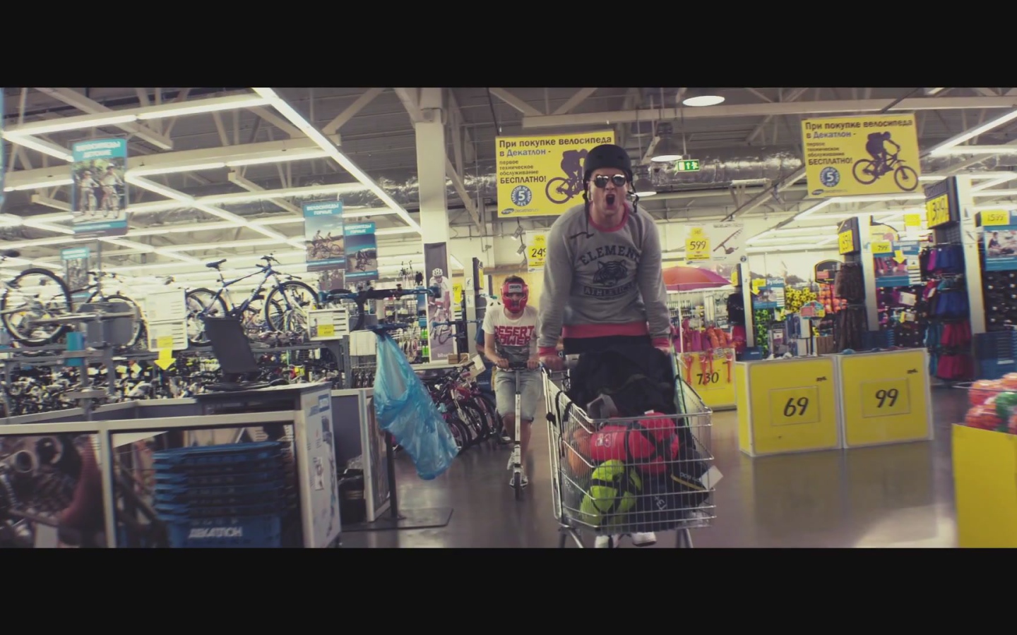 Макс Корж клип Жить в кайф