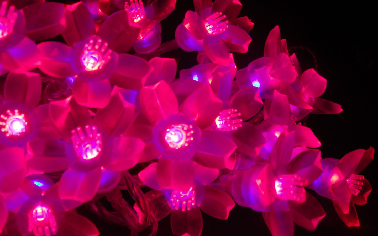 Цветы искусственные гирлянды