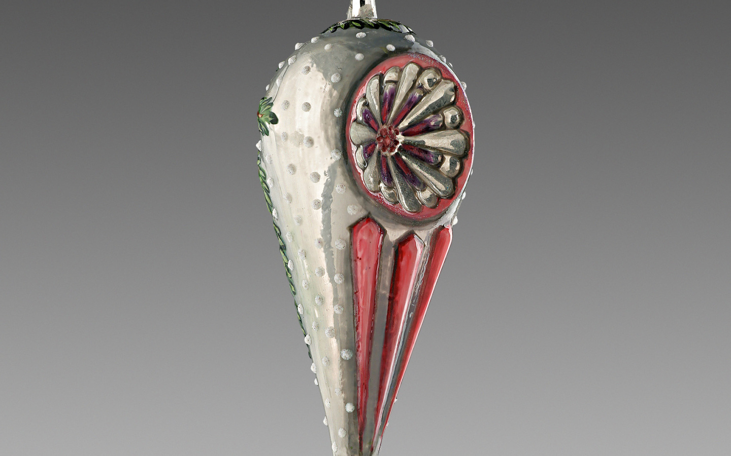 Eлочные игрушки сосульки