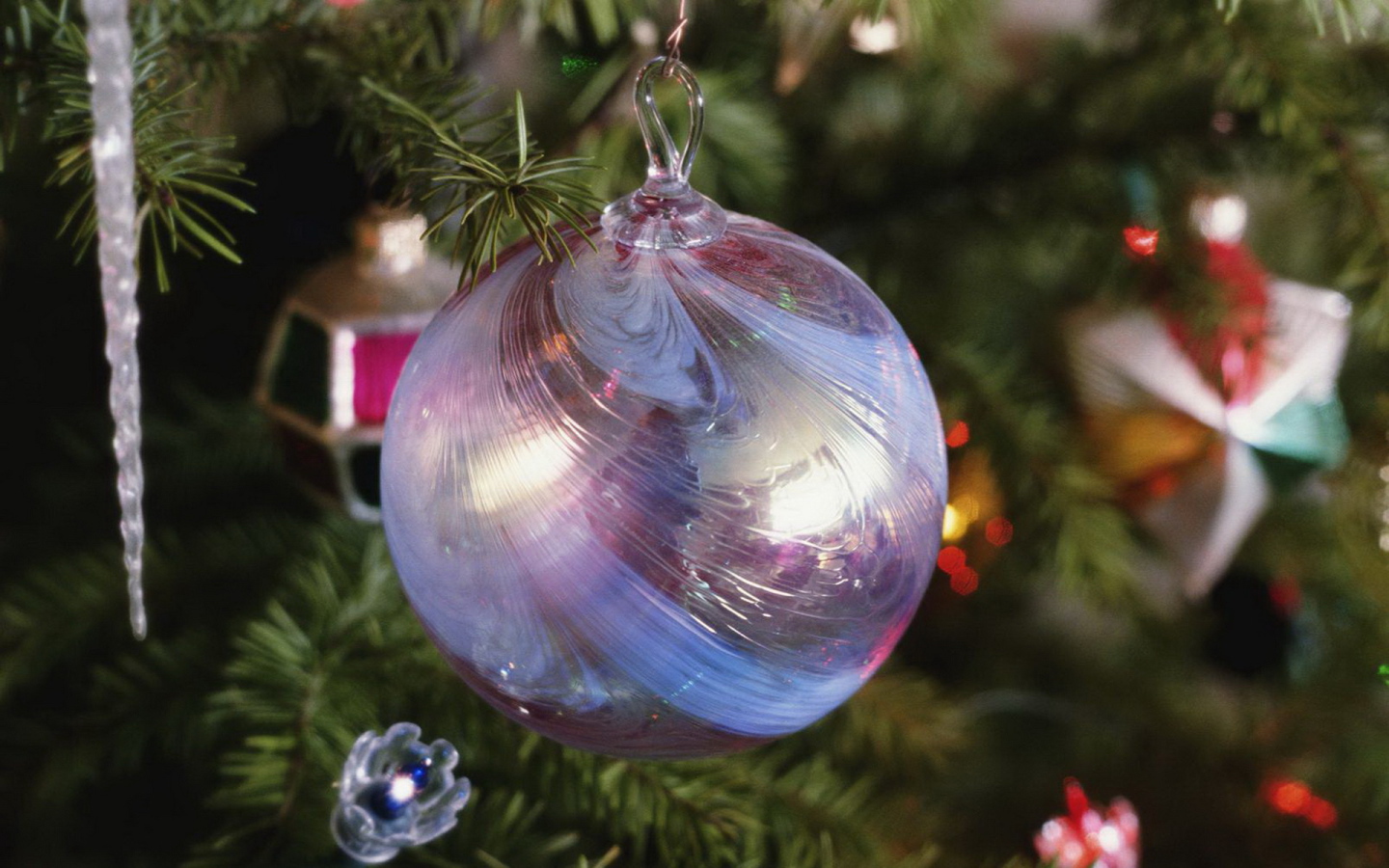 Пушистая елка на Новый Год 2014