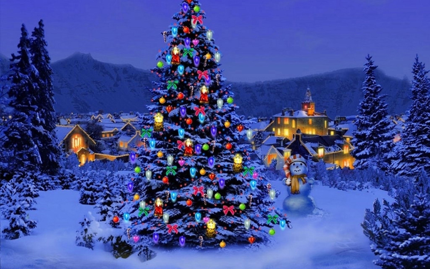 Новогодняя елка в украшеная на природе