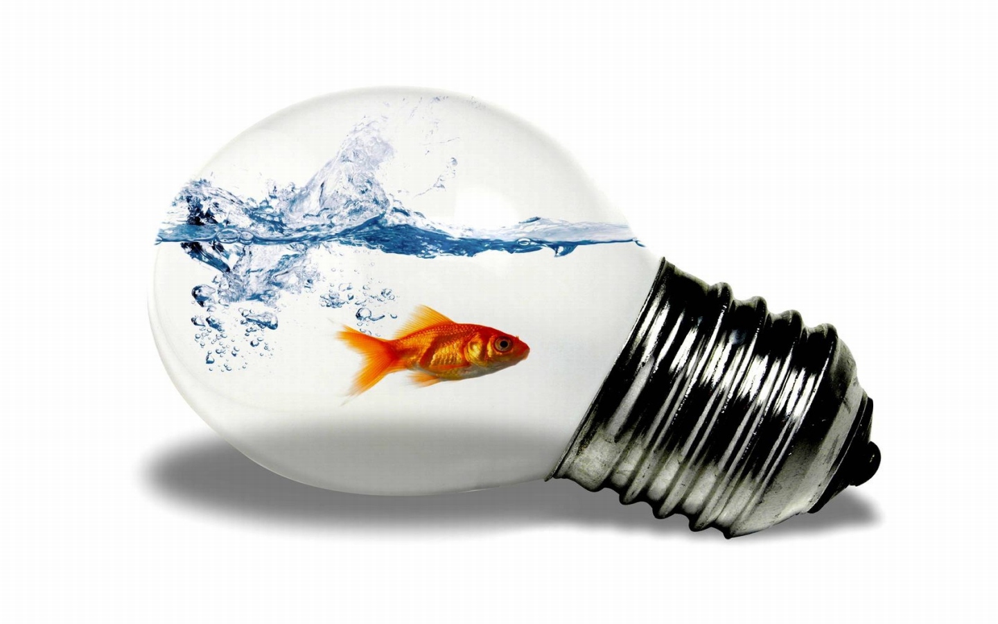 Рыбка в лампочке