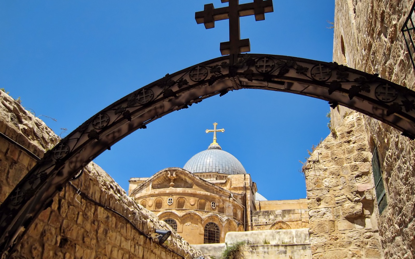 Старинный религиозный храм