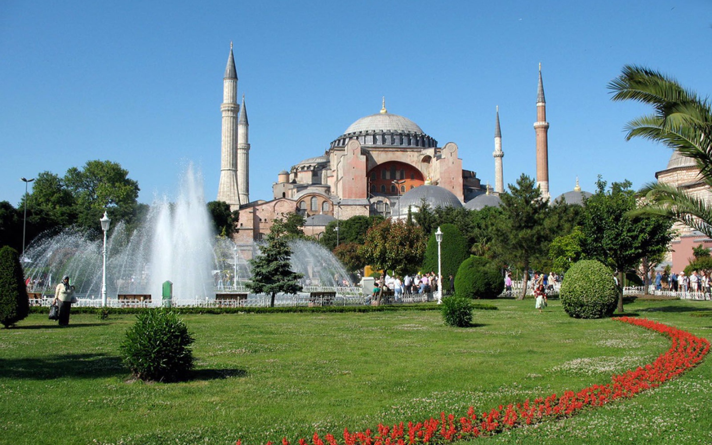 Собор Святой Софии Турции с видом на парк
