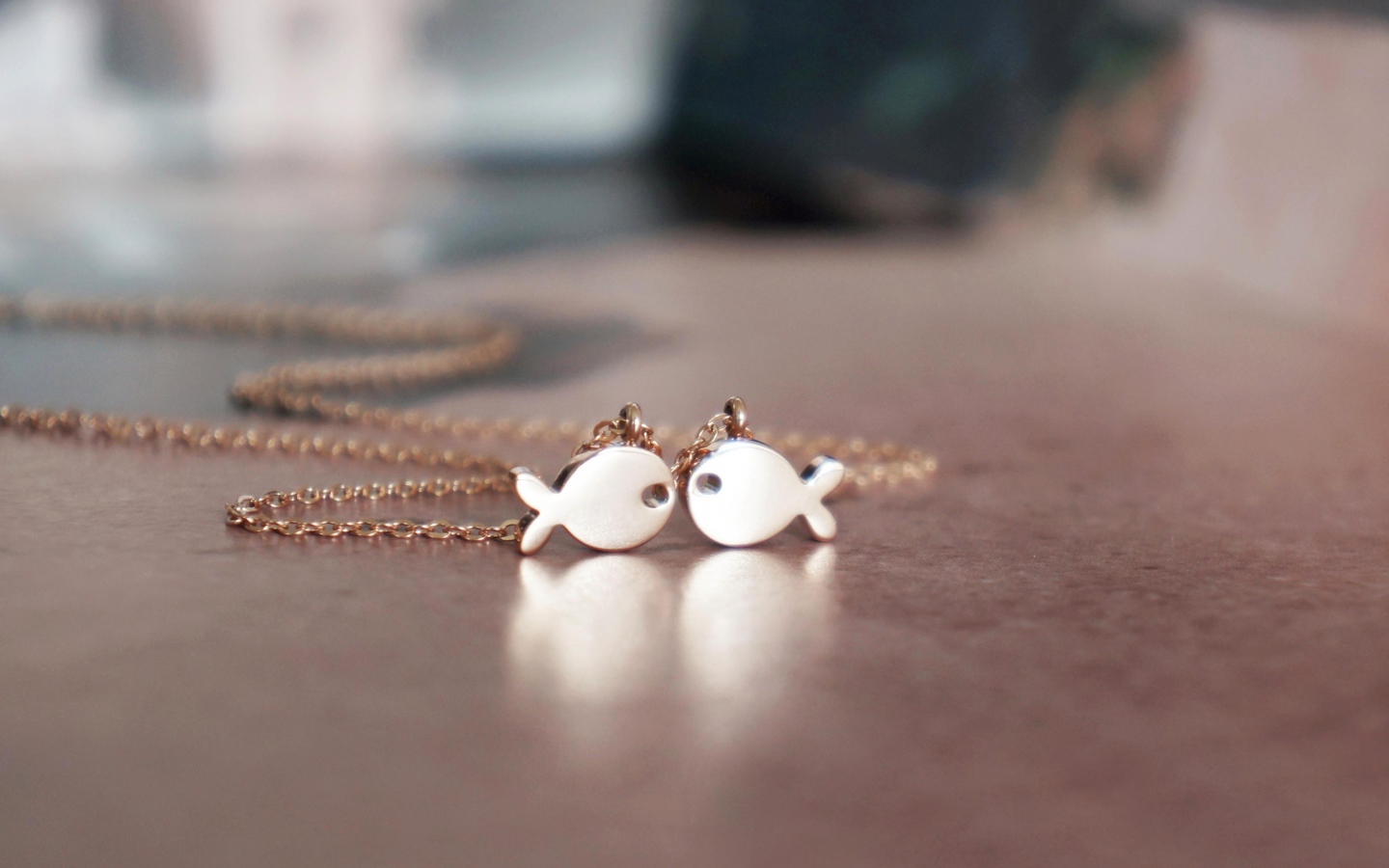 Кулон, рыбы