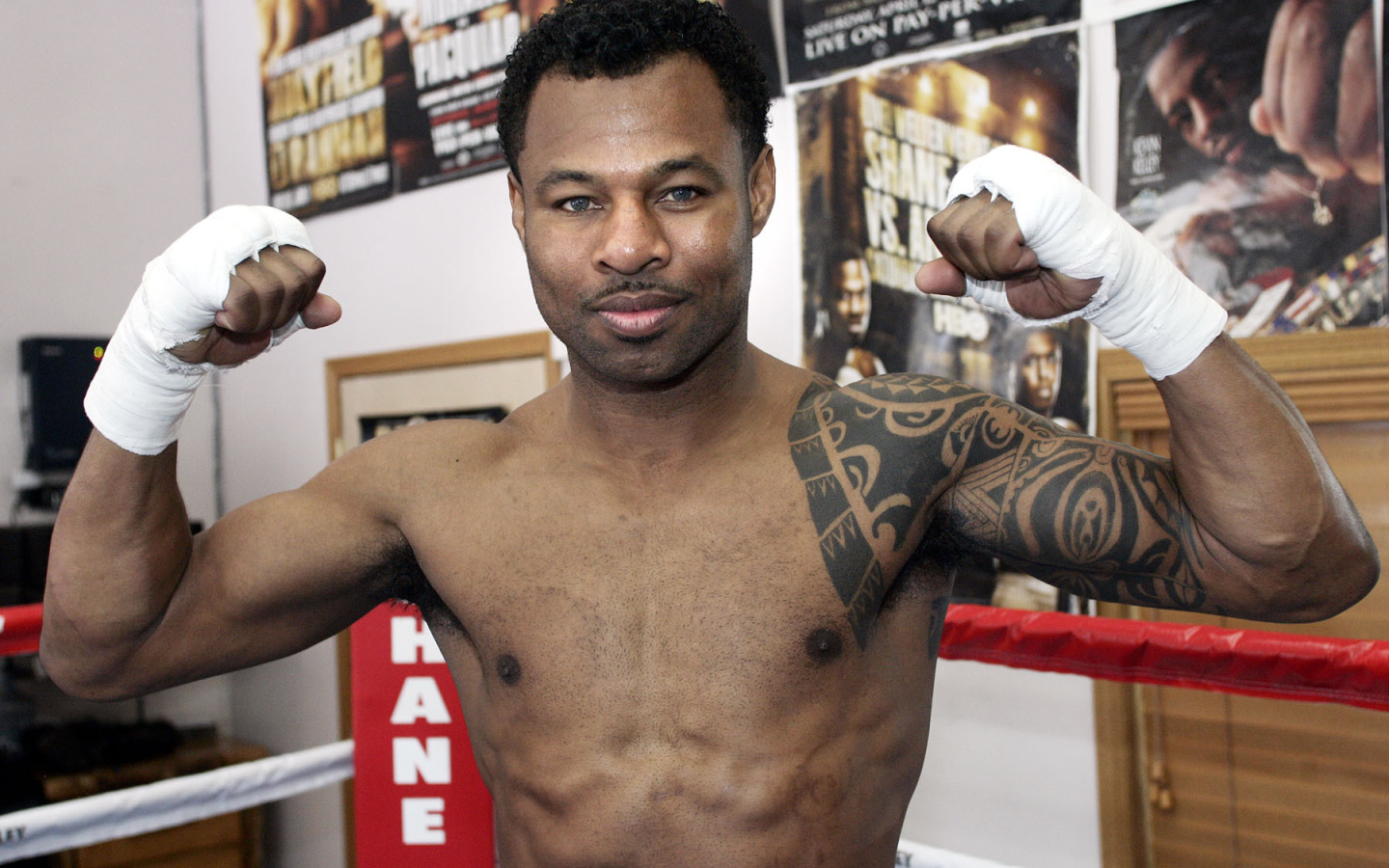 Известный боксер Шейн Мосли на ринге