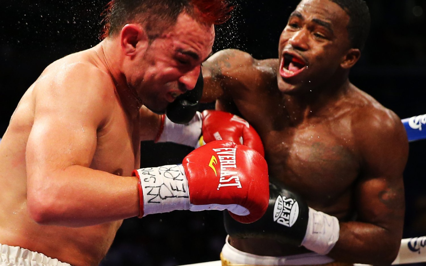 Риддик Боу удивительный удар