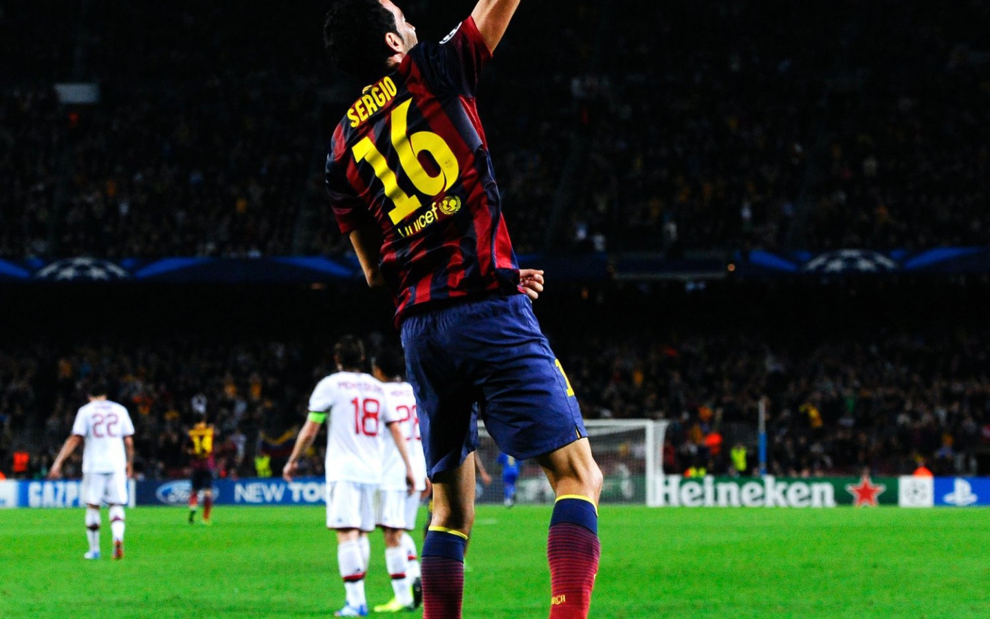 Лучший игрок Барселоны Серхио Бускетс забил гол