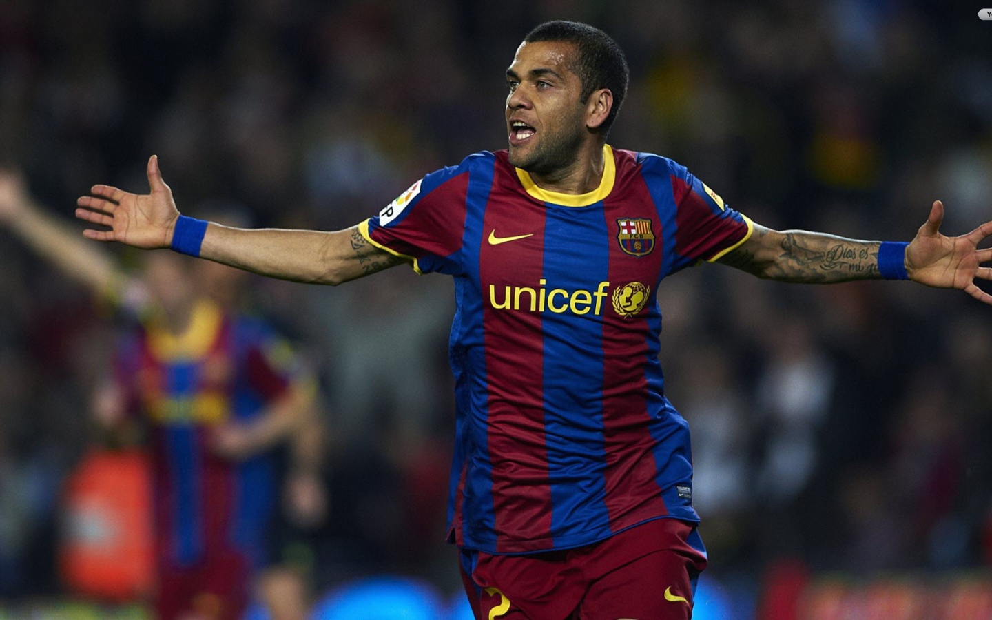  Игрок Барселоны Даниэл Алвес